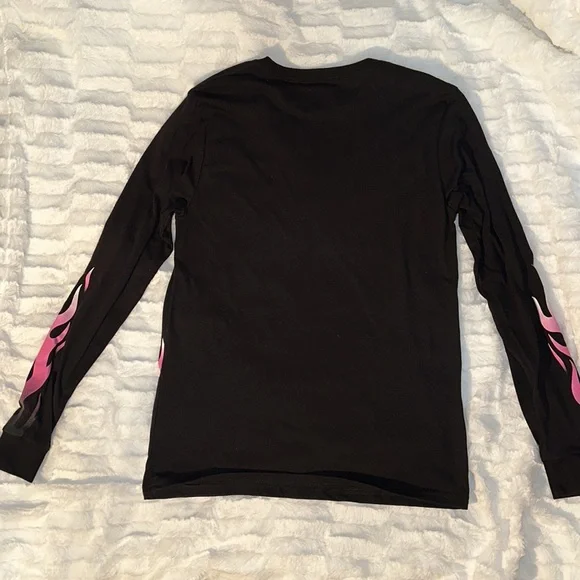Hot Topic x Sanrio Kuromi Pink Flames Long Sleeve Shirt - Picture 2 of 3